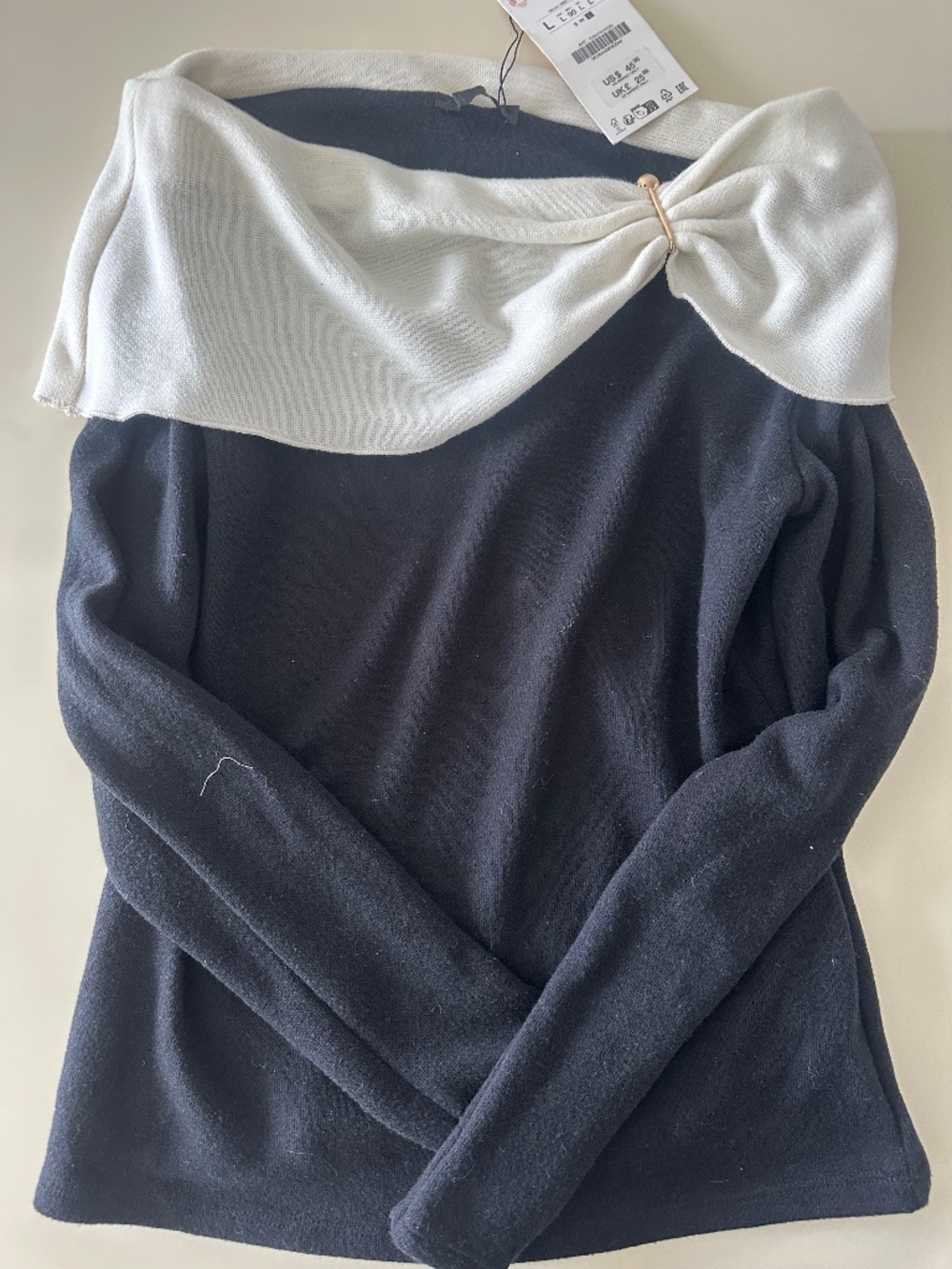 Beautiful never worn Zara top with tags